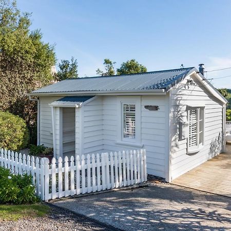 Kowhai Cottage & Studio Раглан Екстериор снимка
