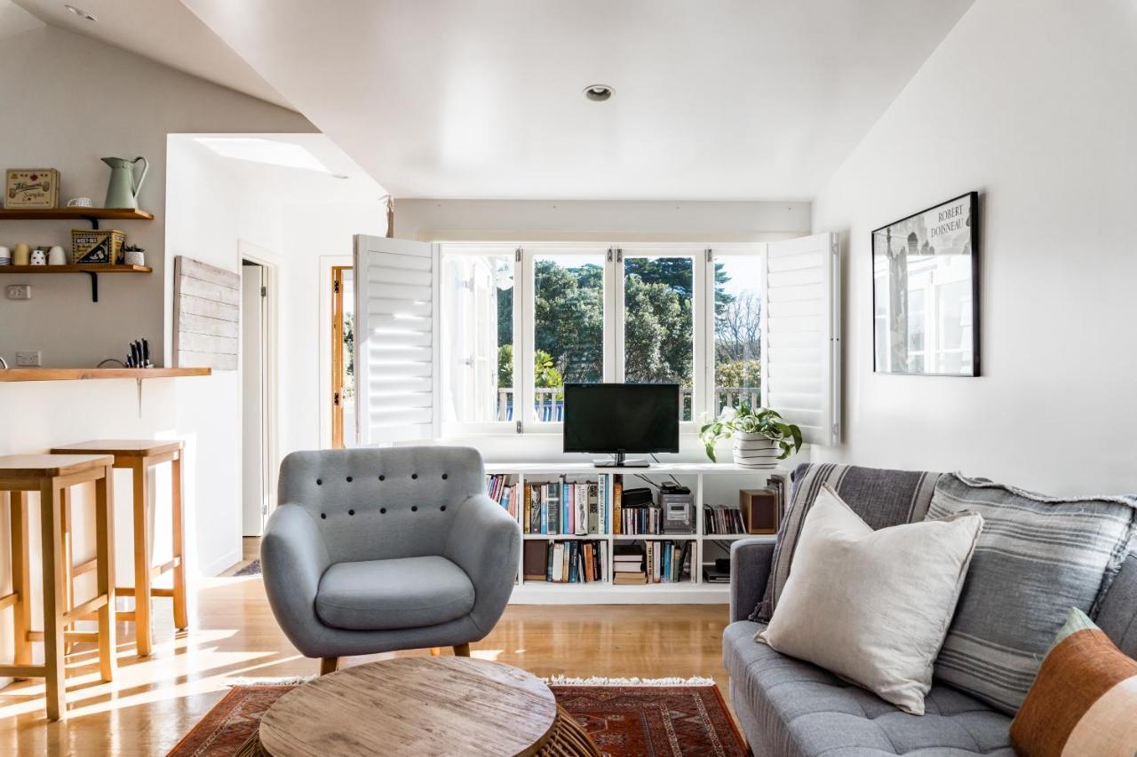 Kowhai Cottage & Studio Раглан Екстериор снимка