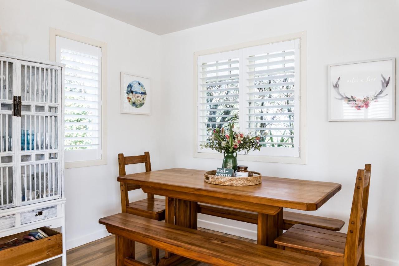 Kowhai Cottage & Studio Раглан Екстериор снимка