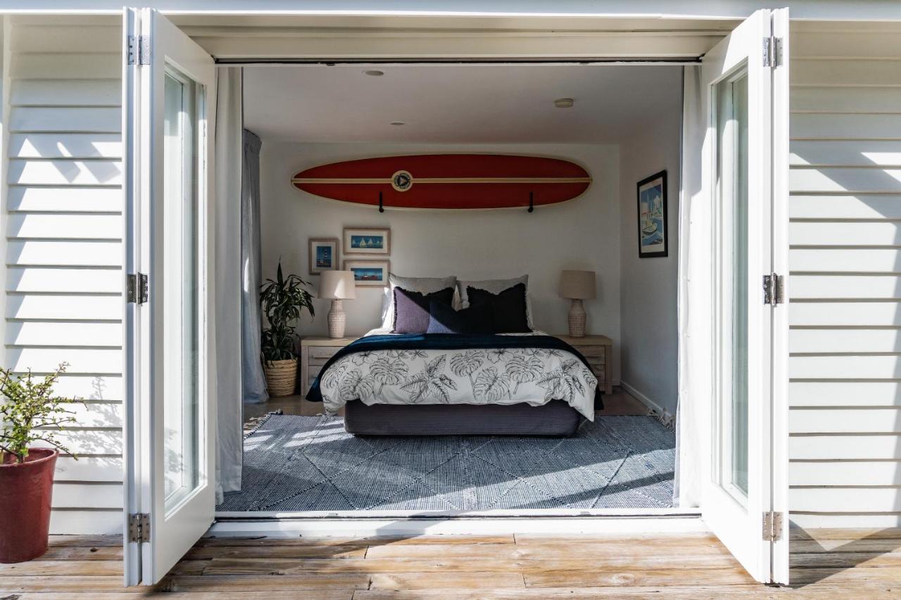 Kowhai Cottage & Studio Раглан Екстериор снимка