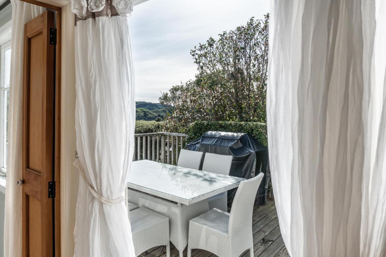 Kowhai Cottage & Studio Раглан Екстериор снимка